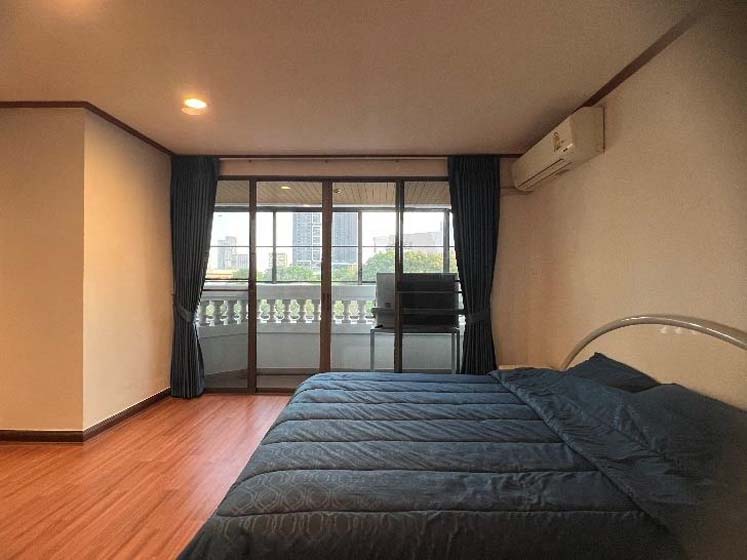 Condominium in Phaholyothin 